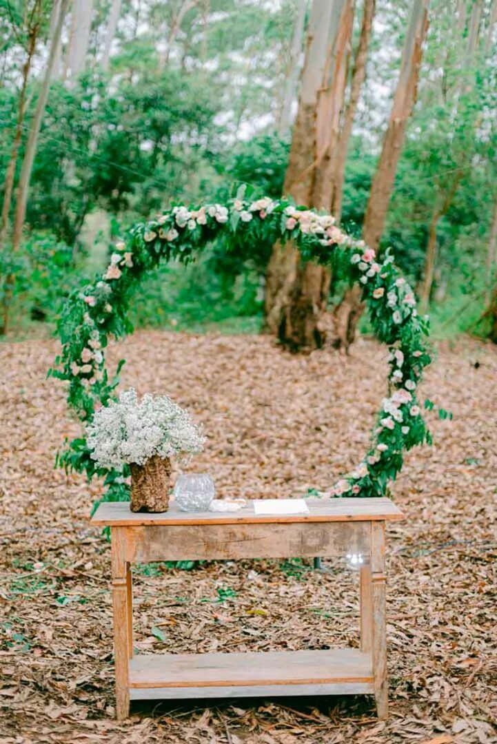 Decoração de casamento rústico e romântico no campo